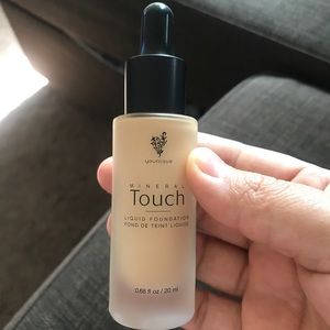 Younique liquid foundation Velour tone